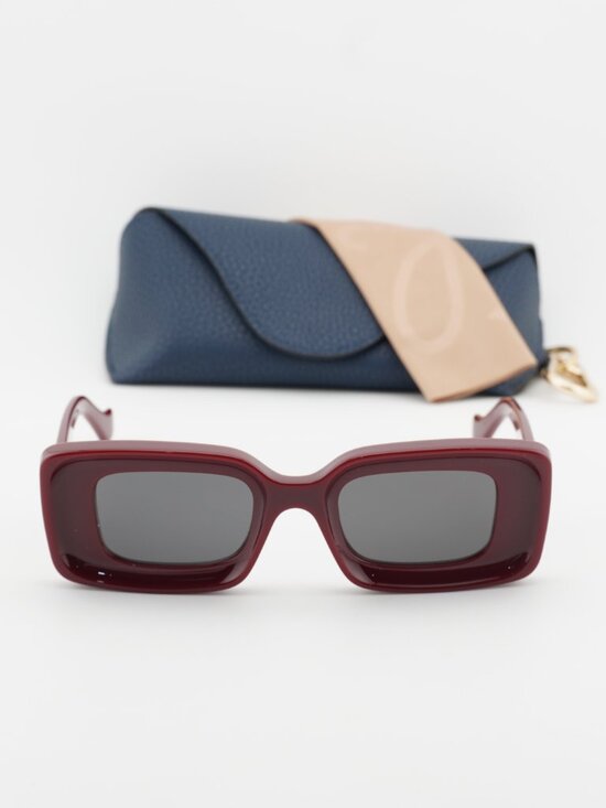 Loewe LW40101I 66A Rectangle Sunglasses – Shiny Burgundy/Gold\\Grey main image 9